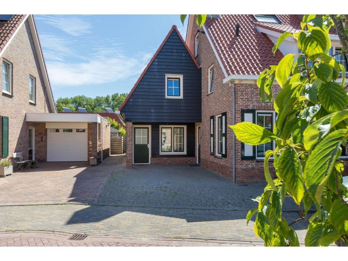 Quietly Located House Within Walking Distance Of The Beach Domburg Kültér fotó